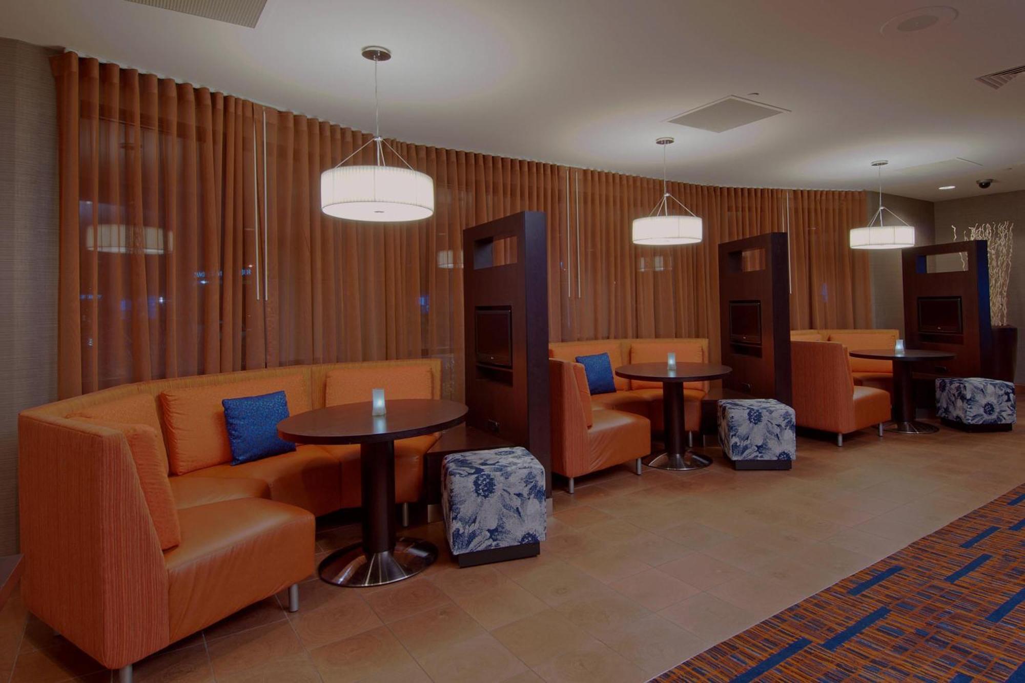 Courtyard By Marriott Madison West / Middleton Hotel Exterior photo