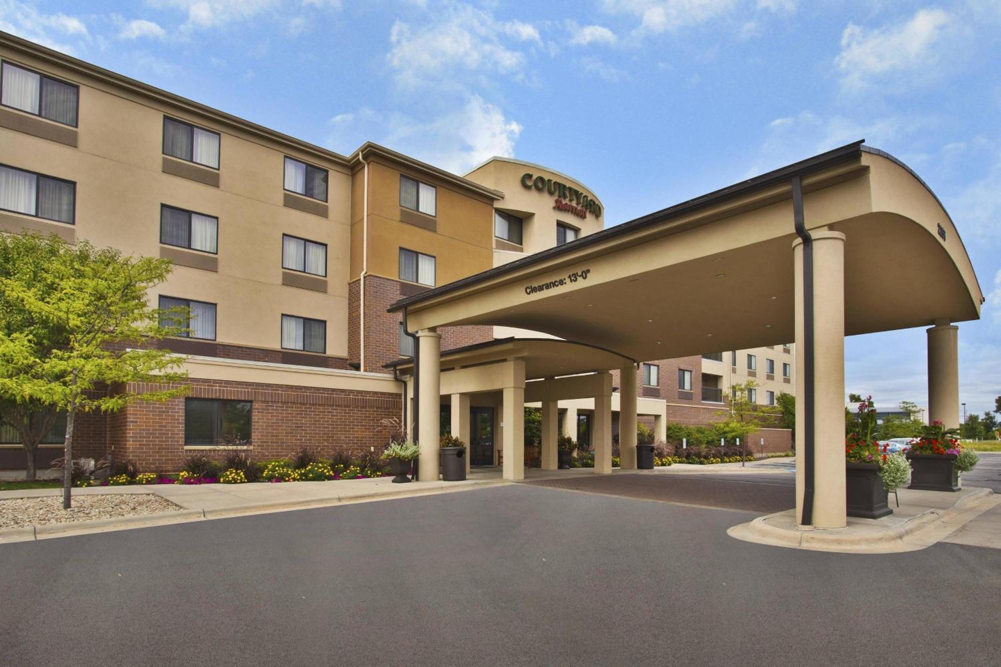Courtyard By Marriott Madison West / Middleton Hotel Exterior photo